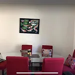 Peaceful South Hurstville Unit Close To Airport