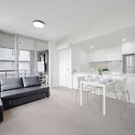 Canterbury Fashion 2Br Steps To Train & Woolworths