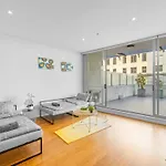 Luxury Oasis In Chinatown