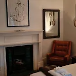 Manly Waves Studios & Apartments