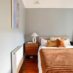 1 Bedroom In A Home In Queens Park