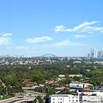 Luxury 1Br Apt With Stunning City Skyline Views