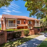 Stunning Waterfront Townhouse With Shared Swimpool, Harbour View And Free P