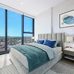 High-Level 3Br Retreat With Gym And Skyline Views