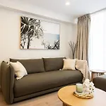 Luxurious Manly Retreat With Beachside Bliss