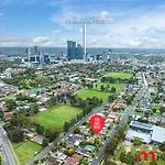 Metawise Parramatta Cozy Room With Furniture Wifi