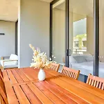 Modern 2 Bedroom Apartment Darling Harbour