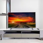 Stylish 2Br Apt With Pool & Views Near Parramatta