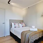 Vintage Charm 3Br Abode - Views, Parking, Gym, Pool