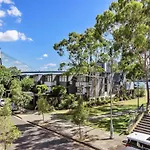 Beautiful House In Glebe With Two-Car Garage