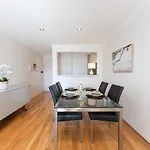Relaxing Sunny North-Facing 2-Bed Apt In Vaucluse