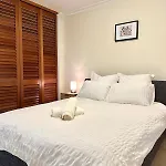 North Sydney Apartment With Free Parking