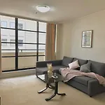 North Sydney Apartment With Free Parking