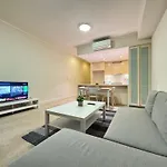 Cozy Stylish Home In Rhodes