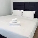 Modern 2 Bedroom Apartment With Parking Central Parramatta