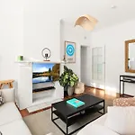 Coastal Retreat In The Heart Of Manly