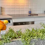 Spacious Apartment Near Scg & Entertainment Qtr