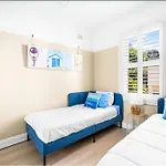 Best Location In Manly Harbour View