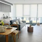 Stylish 2 Beds Apt In Olympic Park