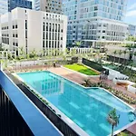 Stylish 2 Beds Apt In Olympic Park