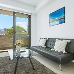 Walk To Shops, Cafes & Transport! 1Bed Comfort