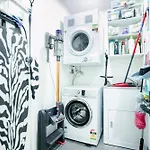 Cosy Stay Mortdale Stylish 1 Bdrm With Parking
