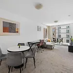 Vibrant 2Bd Hideaway - 1 Bd Converted From A Study