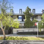 Spacious 2-Bed Retreat With Bbq & Courtyard