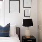 St James, Art Deco Dream - 2 Bedrooms W Aircon