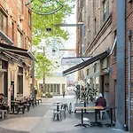 St James, Art Deco Dream - 2 Bedrooms W Aircon