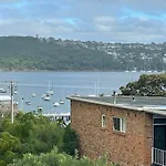 Harbour Views Walk To Surf Harbour Beaches & Wharf