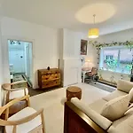 Little White Heaven - Shared Apartment