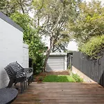 Exquisite Modern 3 Bed Home In Newtown W Parking