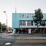 Barrys Beach Road Hotel