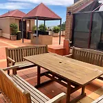 Expansive Views From Sydney 1 Bedroom Apartment