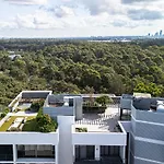 High Floor Skyline View 2Br Close2Olympic Park