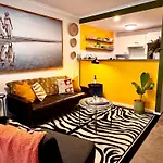 African Inspired Oasis Surry Hills Walk To Sydney