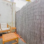 Charming 2 Bedroom House Woolloomooloo