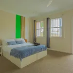 Affordable 3 Bedroom House Darlinghurst With 2 E-Bikes Included