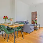 Superb 2 Bedroom House Woolloomooloo Nsw