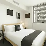 She35 - Cbd Darling Harbour Views With Pool & Gym Access