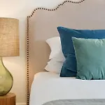Cozy Studio With Balcony In Unbeatable Location