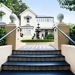 Boutique Studio Apartment In Heritage Home