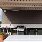 Delightful Darling Point Studio W Stunning Rooftop
