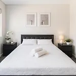 Private 2 Levels Ensuite Darling Harbour Icc