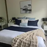 Hotel Style Monterey Guest Studio Near Hospitals, Beach And Airport