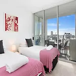 As The Sun Sets - Modern And Spacious 2Br Zetland Apartment Facing The Setting Sun