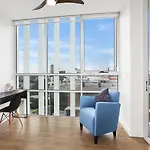 As The Sun Sets - Modern And Spacious 2Br Zetland Apartment Facing The Setting Sun