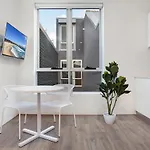 Bondi Beach Studio King Suite 1