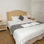 Bond 1603 Self Catering